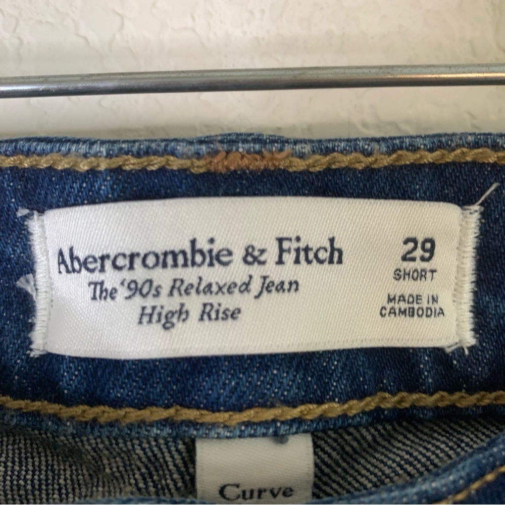 Abercrombie & fitch High Rise 90s Relaxed Split-Vent Hem Jean 29 short NWT - Picture 7 of 12